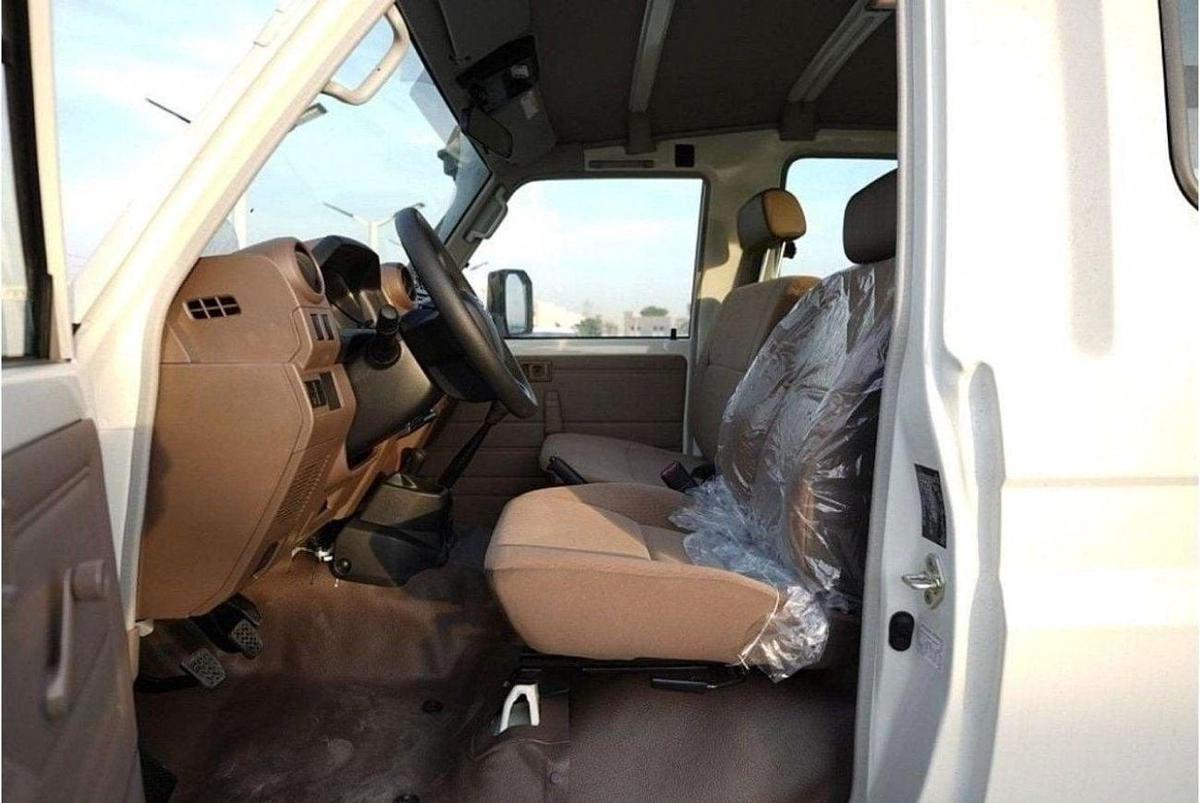 Toyota Land Cruiser 70 Toyota Land Cruiser Hard Top LC78 4.5L 3DOOR V8 Diesel 2024-6-6