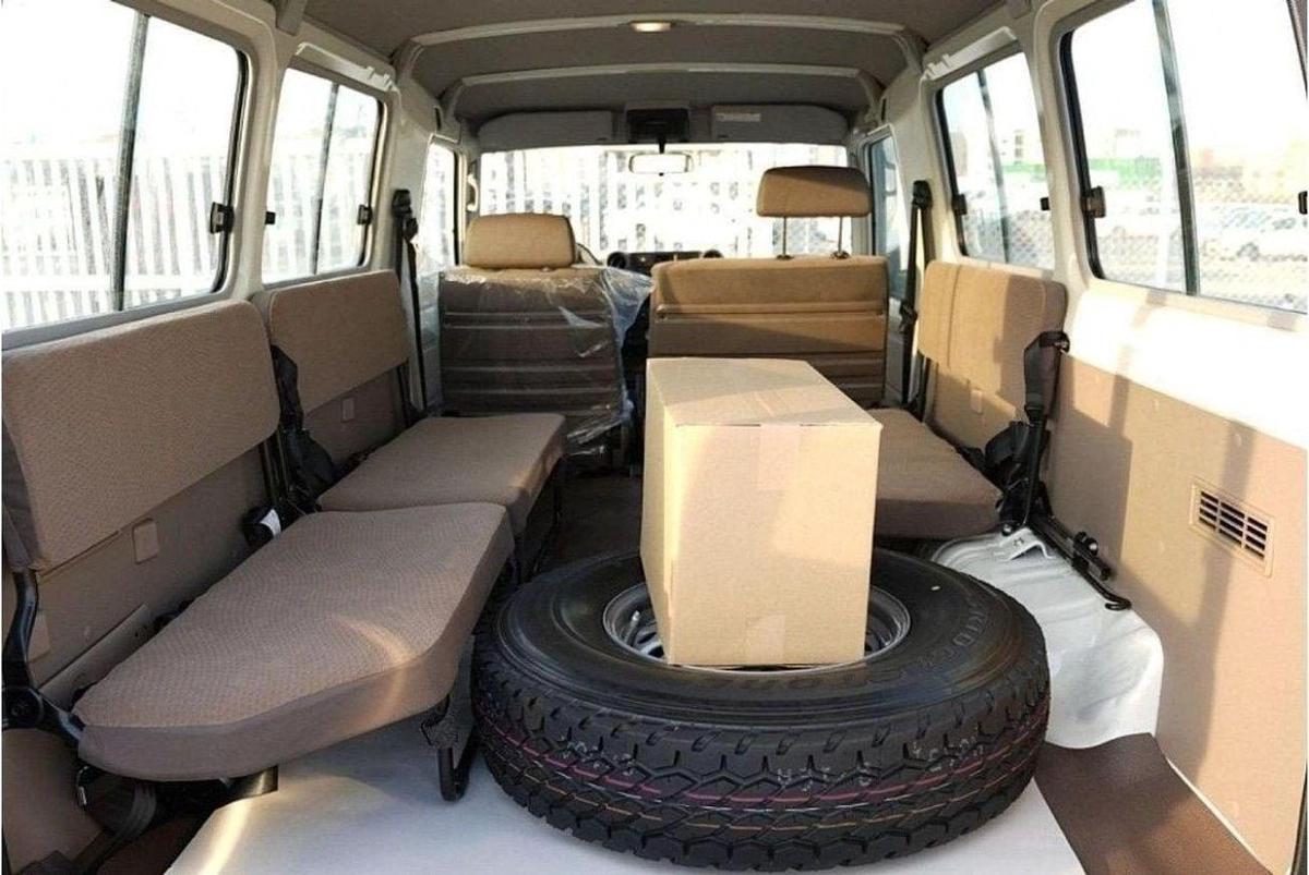 Toyota Land Cruiser 70 Toyota Land Cruiser Hard Top LC78 4.5L 3DOOR V8 Diesel 2024-9-9