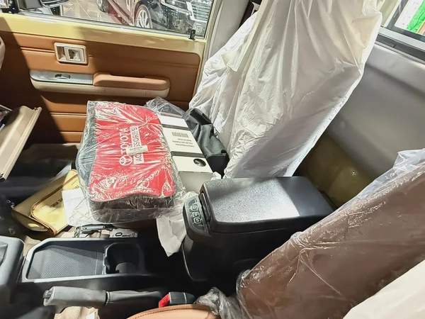 TOYOTA LC79 AT SC 4.0L FULL 2025YM تويوتا بيك اب غماره بنزين فل