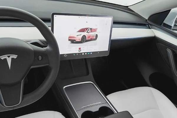 2,461 AED / 60 month’s | 0% DP | 2023 Tesla Model Y Long Range Dual Motor / Tesla Warranty