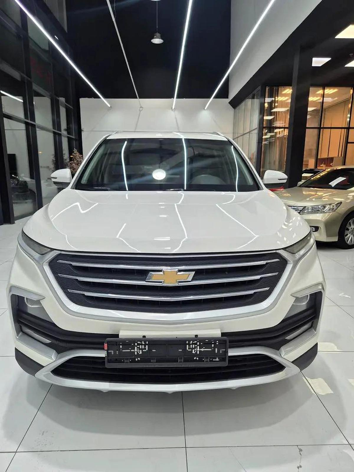 Chevrolet Captiva Gcc Mid option-8-8