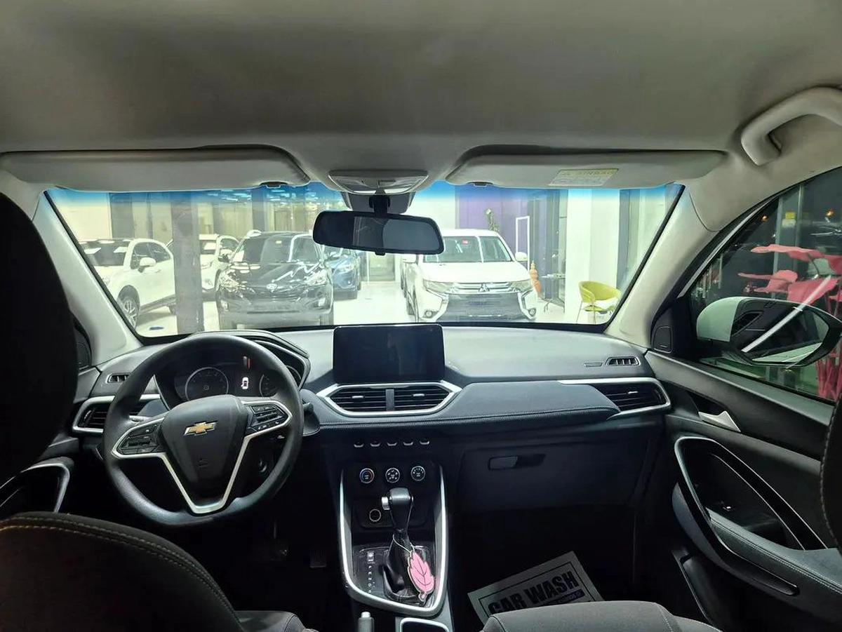 Chevrolet Captiva Gcc Mid option-4-4