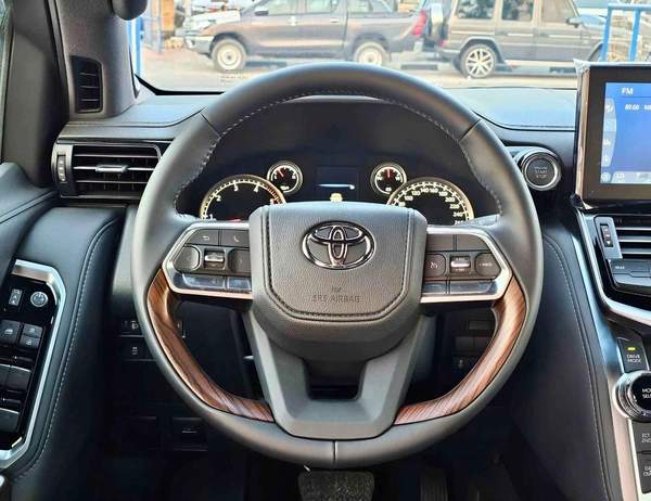 Toyota Land Cruiser GXR 3.3 Diesel TWIN TURBO | FULL OPTION | JBL Speakers (CODE # GXR)