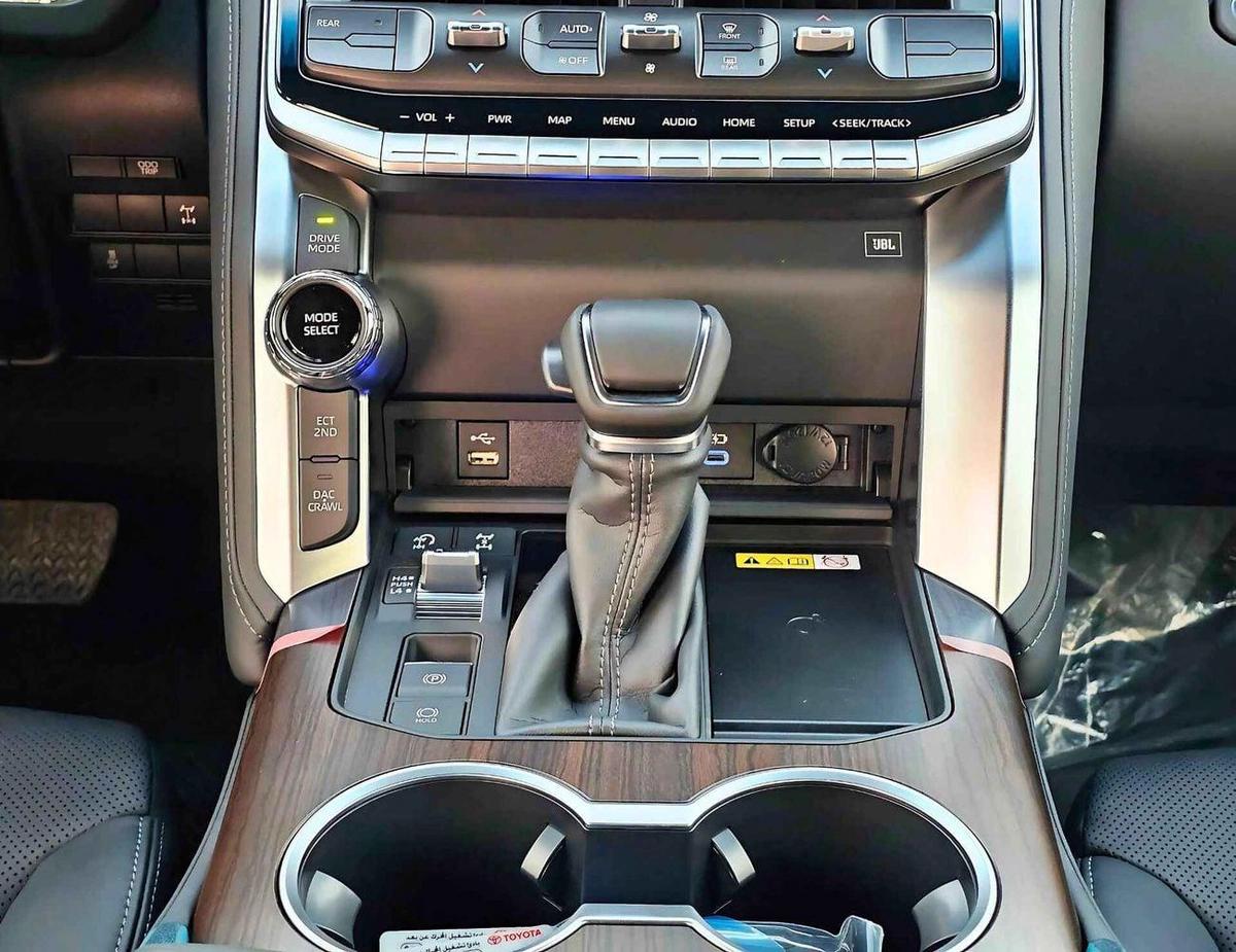 Toyota Land Cruiser GXR 3.3 Diesel TWIN TURBO | FULL OPTION | JBL Speakers (CODE # GXR)-9-9