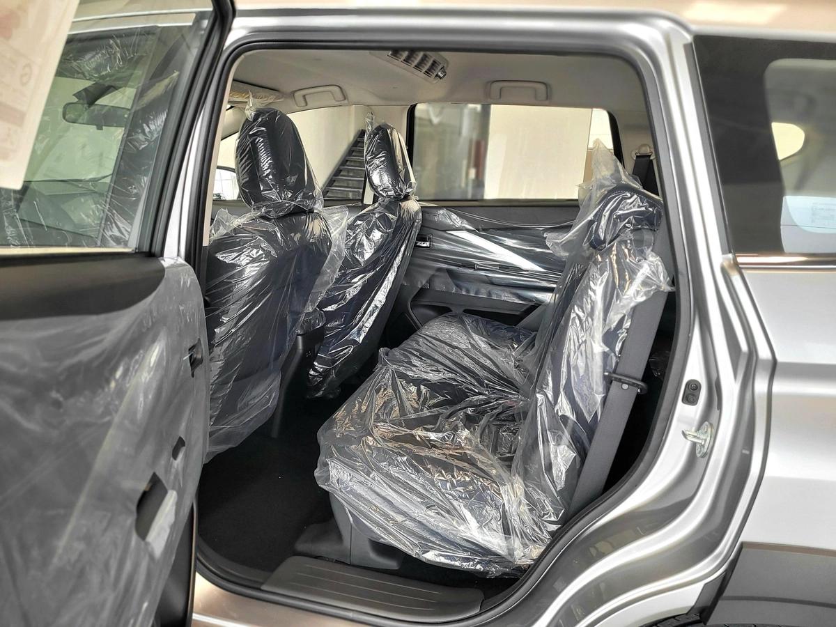Mitsubishi xpander Cross 1.5L 2025 (silver)-2-2