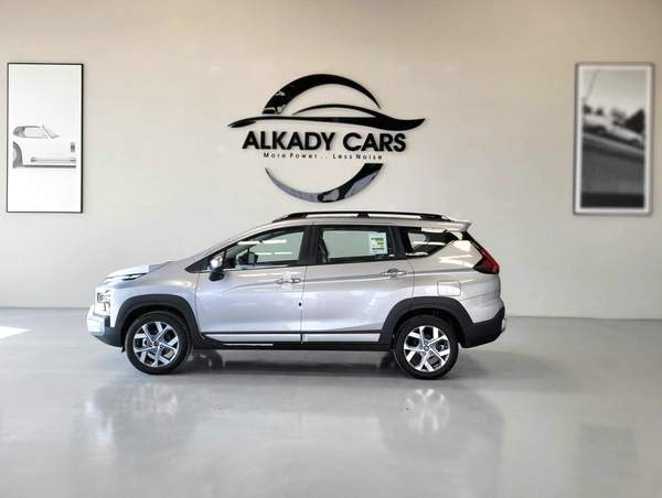 Mitsubishi xpander Cross 1.5L 2025 (silver)