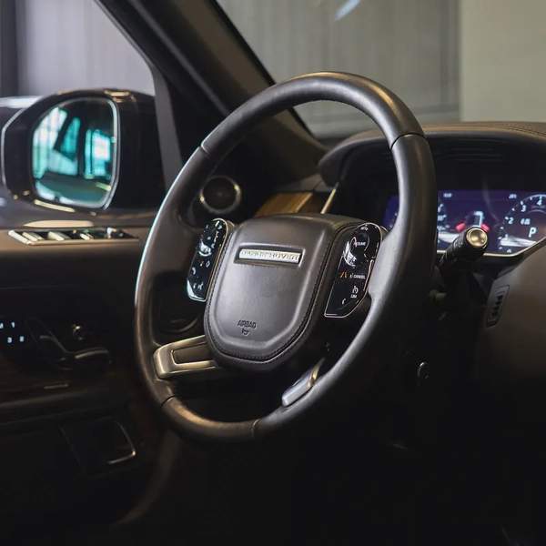 AED 2,682 pm • 0% Downpayment • Range Rover Vogue SE • 1 Year Warranty