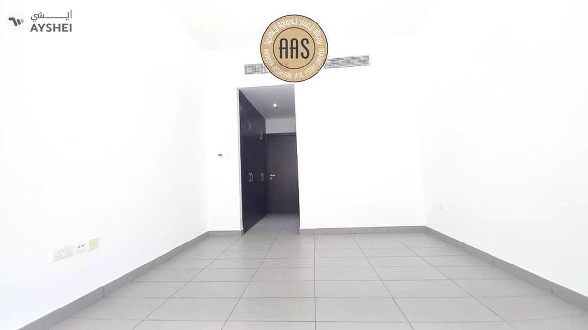 Chiller free luxurious huge 2bhk with maid's room all amenities-1-landscape