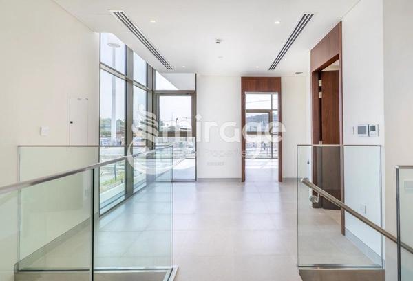 Luxury & Elegant | 4BR Townhouse | Prime Location