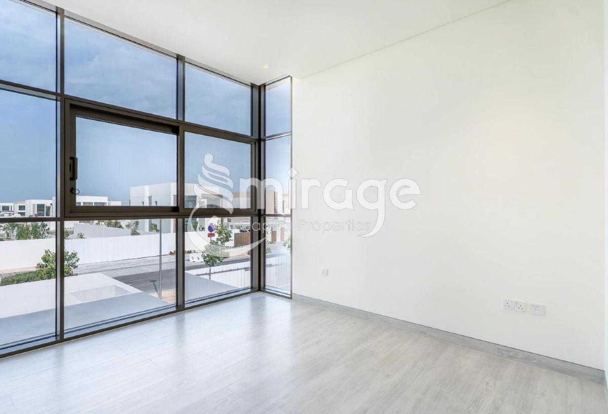 Luxury & Elegant | 4BR Townhouse | Prime Location-4-4