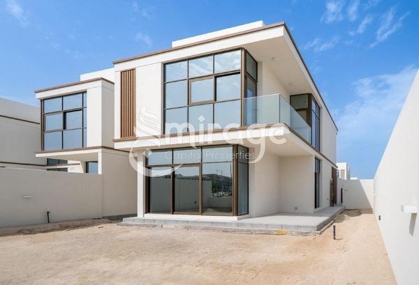 Luxury & Elegant | 4BR Townhouse | Prime Location