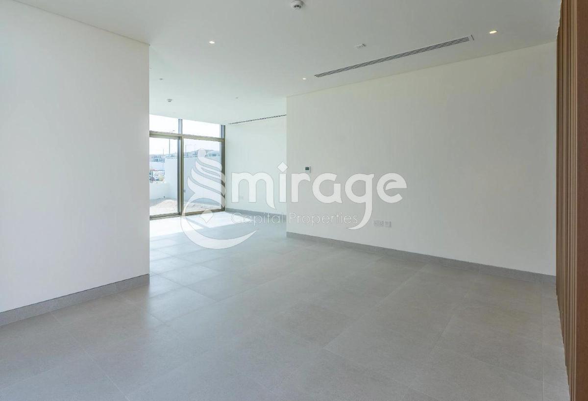 Luxury & Elegant | 4BR Townhouse | Prime Location-7-7