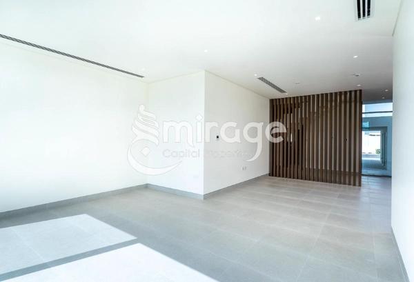 Luxury & Elegant | 4BR Townhouse | Prime Location