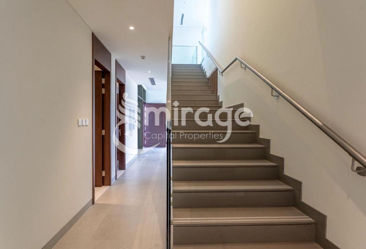 Luxury & Elegant | 4BR Townhouse | Prime Location-3-3