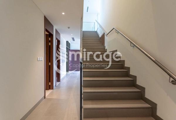 Luxury & Elegant | 4BR Townhouse | Prime Location