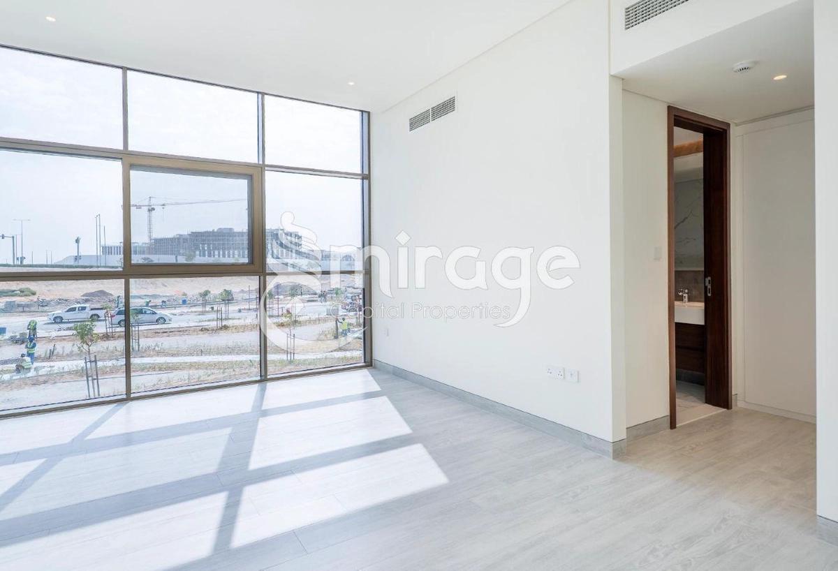 Luxury & Elegant | 4BR Townhouse | Prime Location-5-5