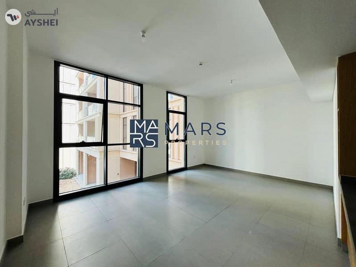 Spacious 1BHK with Balcony & Large Living Area!-9-9