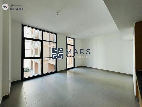 Spacious 1BHK with Balcony & Large Living Area!