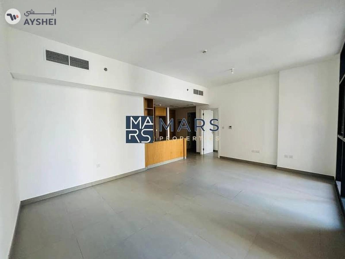 Spacious 1BHK with Balcony & Large Living Area!-10-10