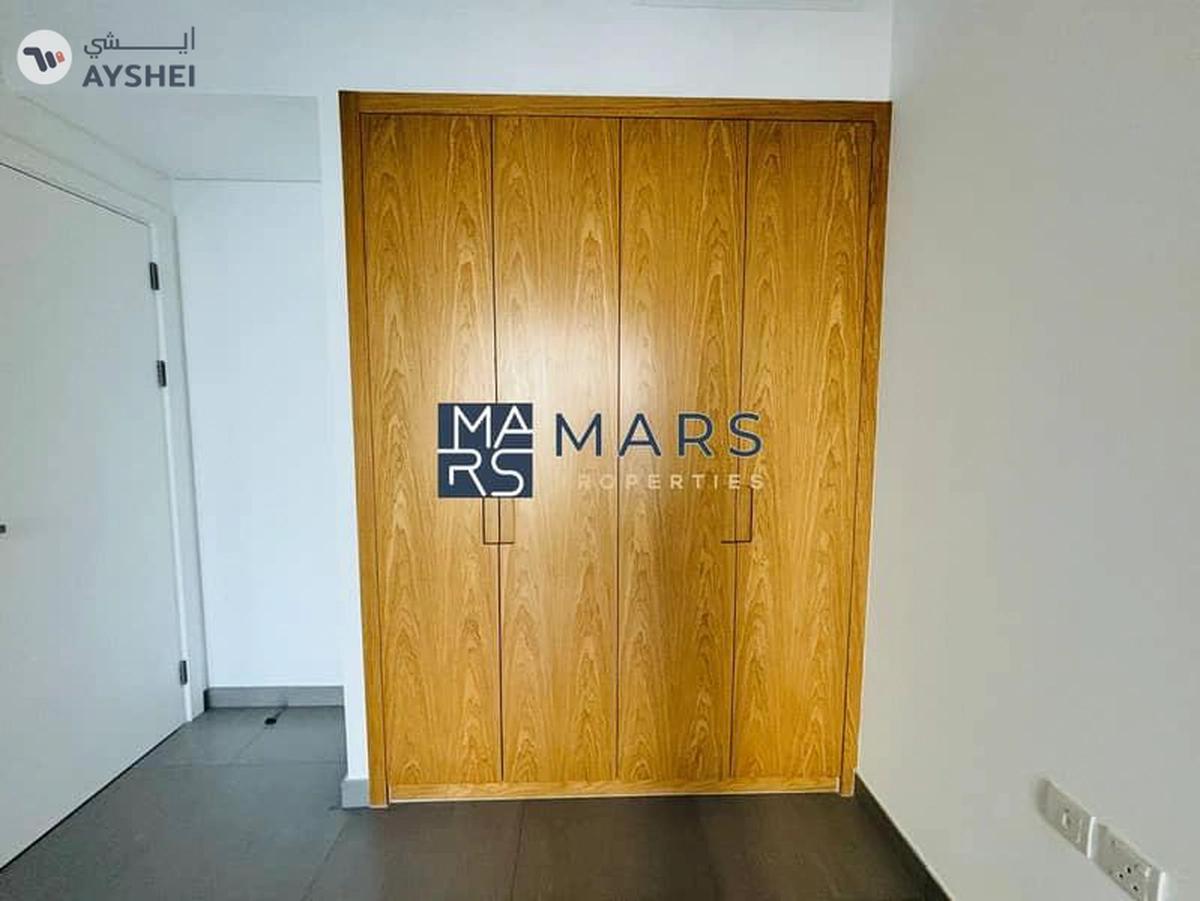 Spacious 1BHK with Balcony & Large Living Area!-15-15