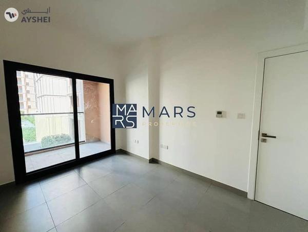 Spacious 1BHK with Balcony & Large Living Area!