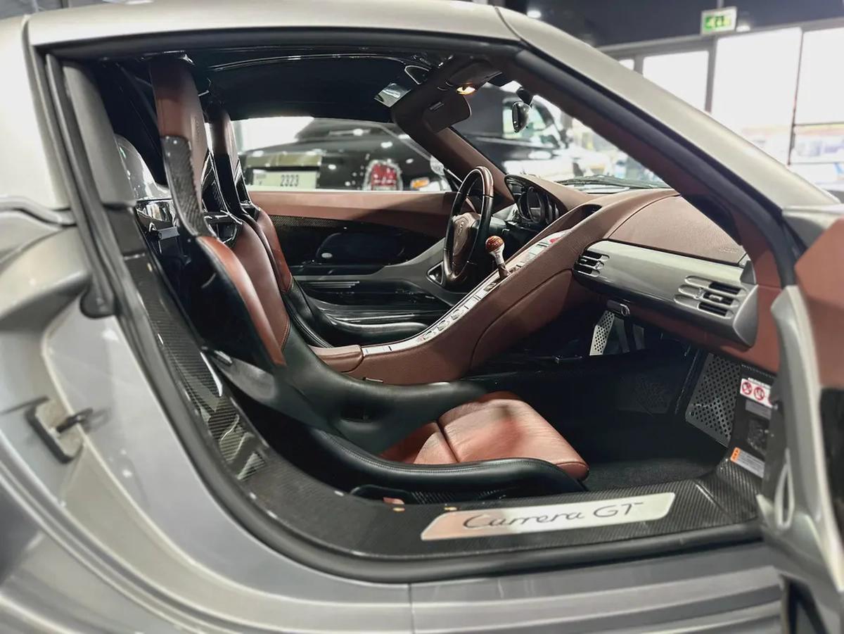 PORSCHE CARRERA GT, FULL SERVICE HISTORY, MAJOR SERVICE FROM AL NABOODAH,EXCELLENT CONDITION-7-7