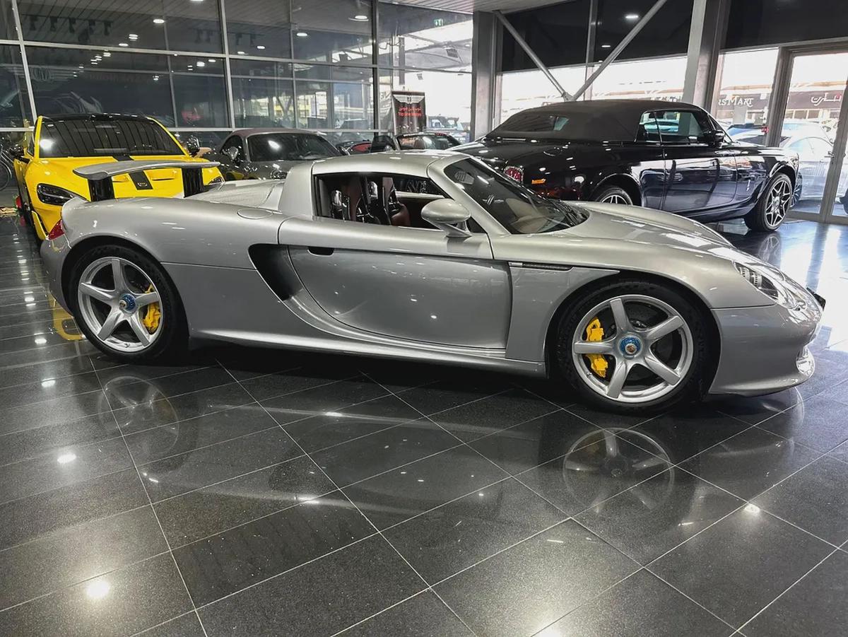 PORSCHE CARRERA GT, FULL SERVICE HISTORY, MAJOR SERVICE FROM AL NABOODAH,EXCELLENT CONDITION-9-9