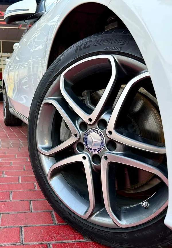 Mercedes-Benz C300 2019 - American Specs - Excellent Condition