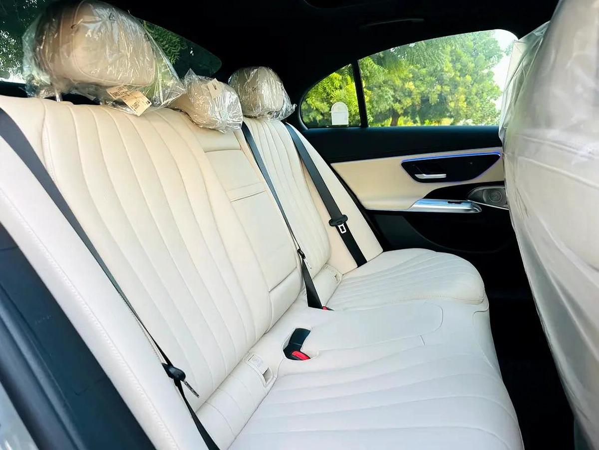 Mercedes Benz E350 BRAND NEW 0 KM 2 YEARS WARRANTY-12-12
