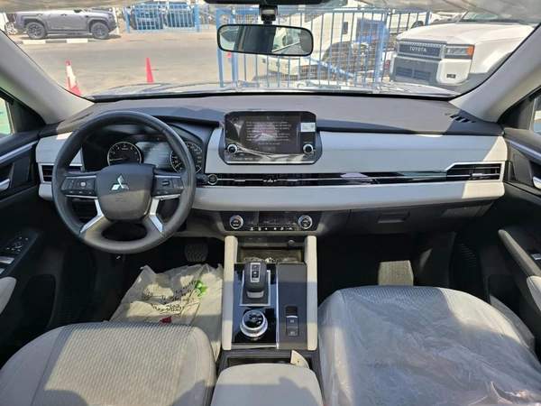 Mitsubishi Outlander MITSUBISHI OUTLANDER 2026 M-LINE