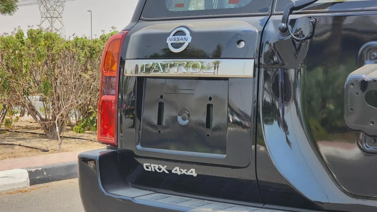 2024 Nissan Patrol Safari GRX 4X4 (Black)-10-10