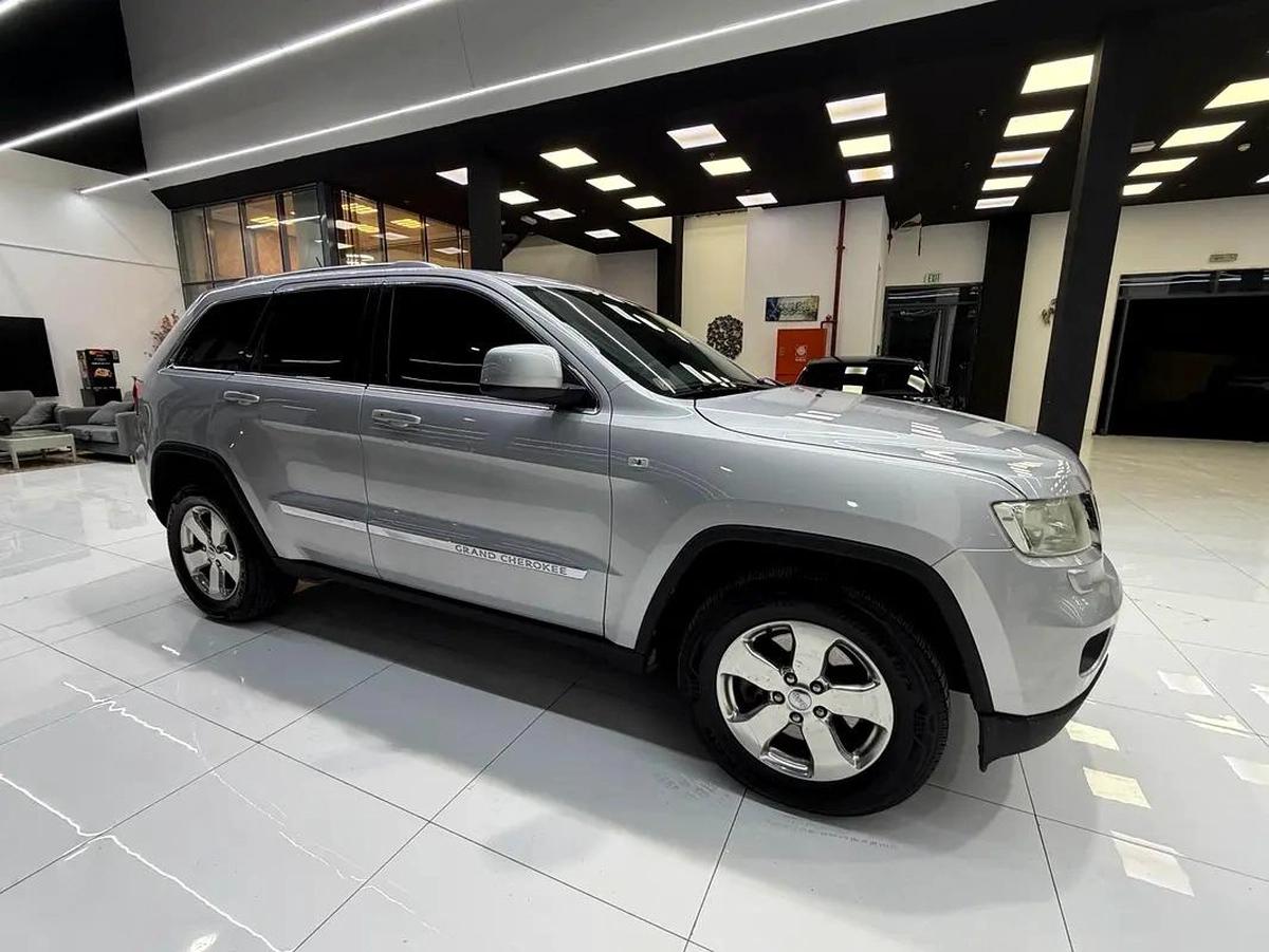 Jeep Grand Cherokee Laredo 2012, with service history-1-1