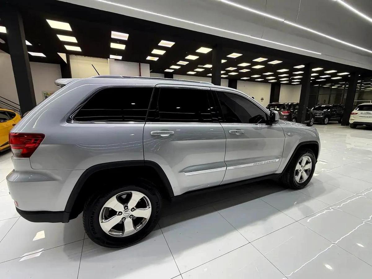 Jeep Grand Cherokee Laredo 2012, with service history-2-2
