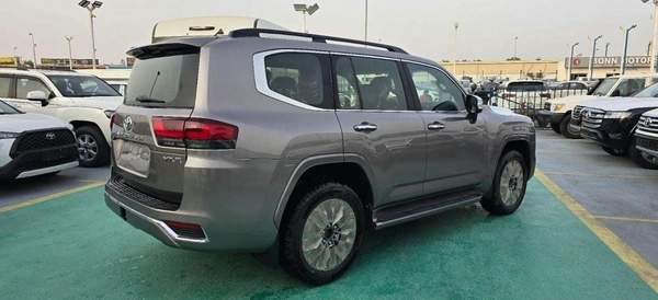 Toyota Land Cruiser LAND CRUISER 3.3 L VXR 2026