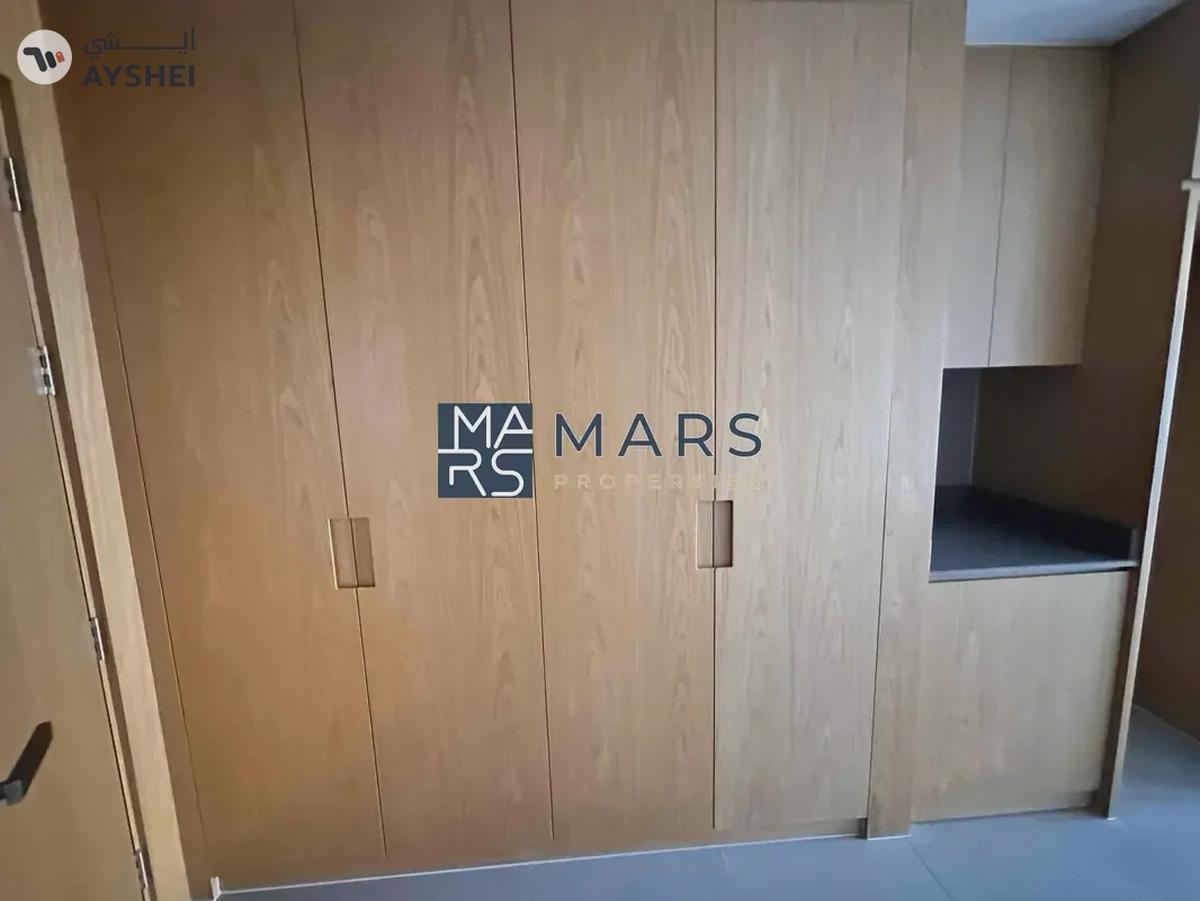 Balcony studio with gym pool and parking-0-landscape