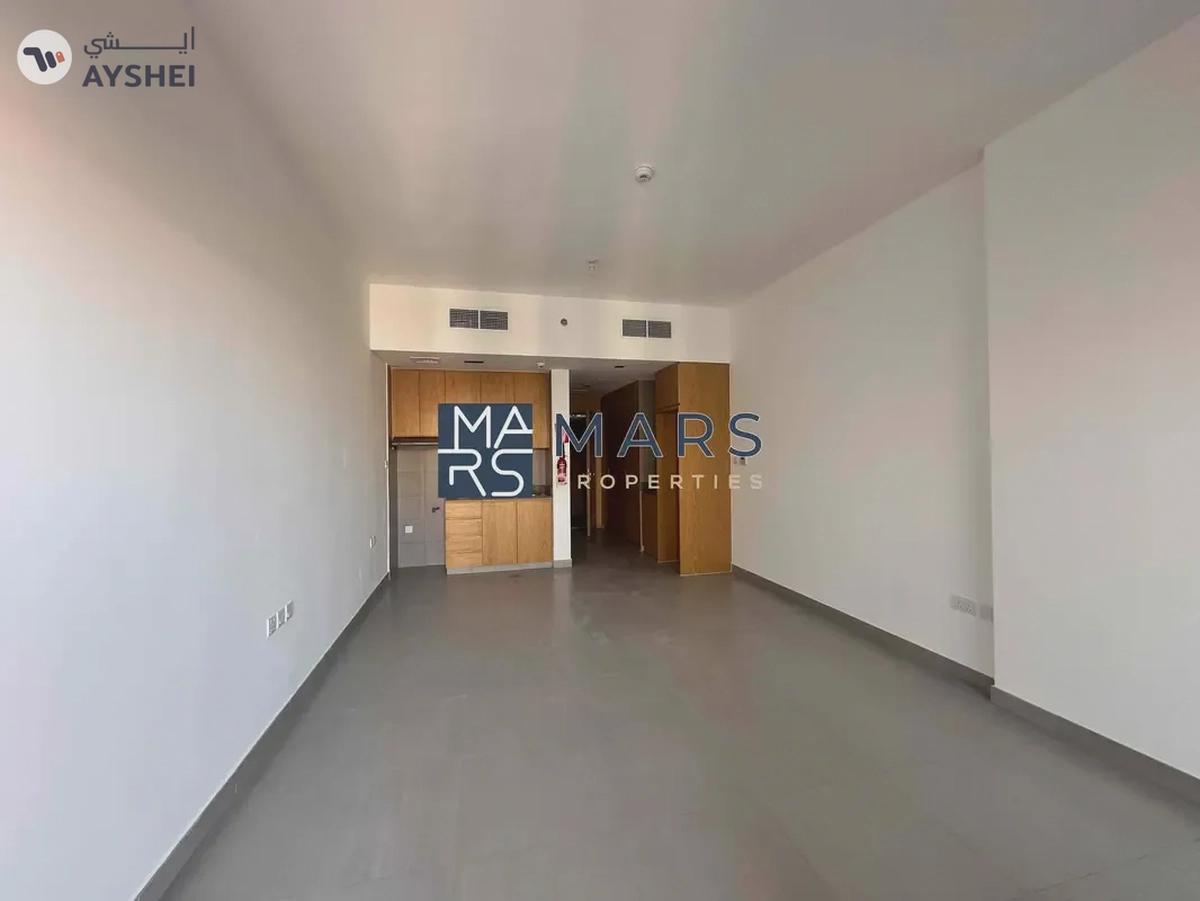 Balcony studio with gym pool and parking-4-4