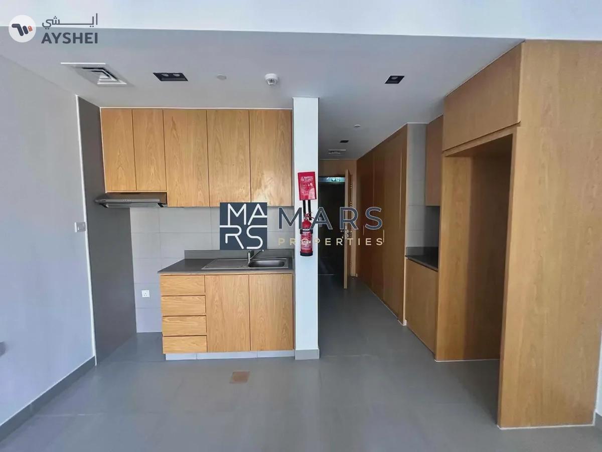 Balcony studio with gym pool and parking-5-5