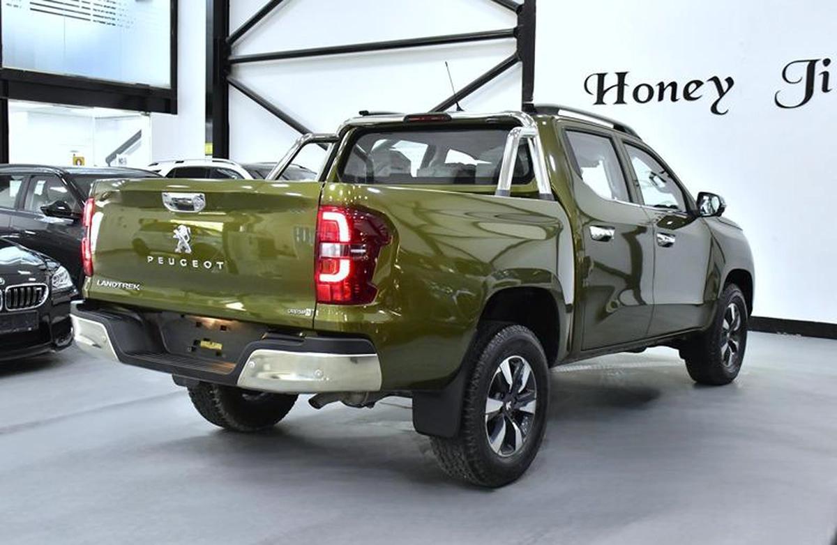 Peugeot Landtrek 4WD ( 2023 Model ) in Green Color GCC Specs-14-14