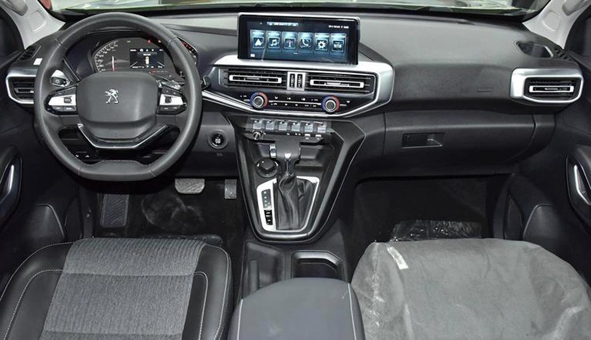Peugeot Landtrek 4WD ( 2023 Model ) in Green Color GCC Specs-12-12