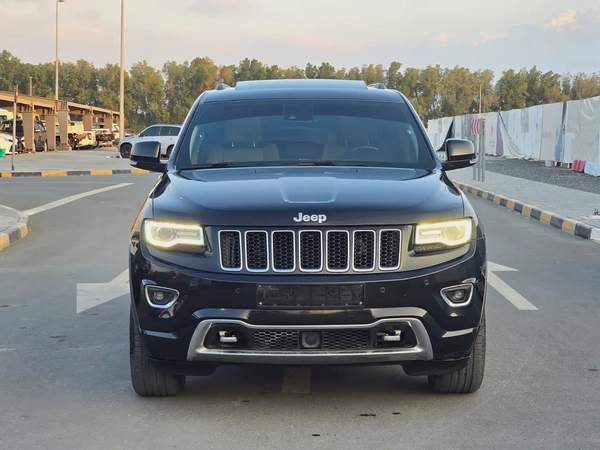 جيب كراند شيروكي 2014 مواصفات خليجية هيمي بحالة جيدة