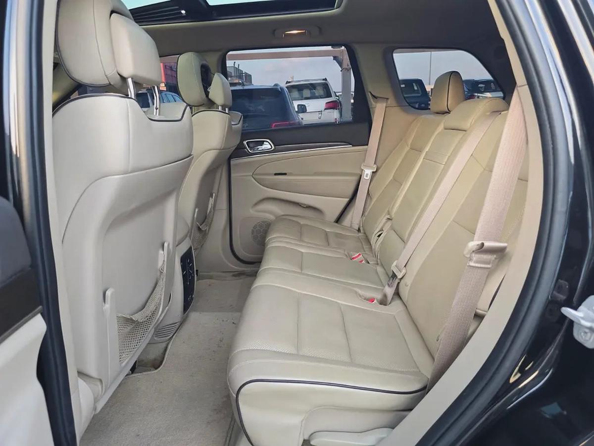 جيب كراند شيروكي 2014 مواصفات خليجية هيمي بحالة جيدة-9-9