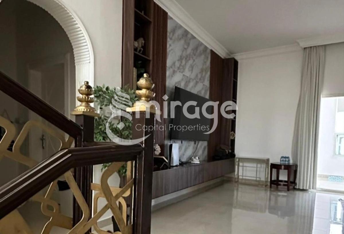 Huge 8BHK | Perfect Deal | Great Community-1-1