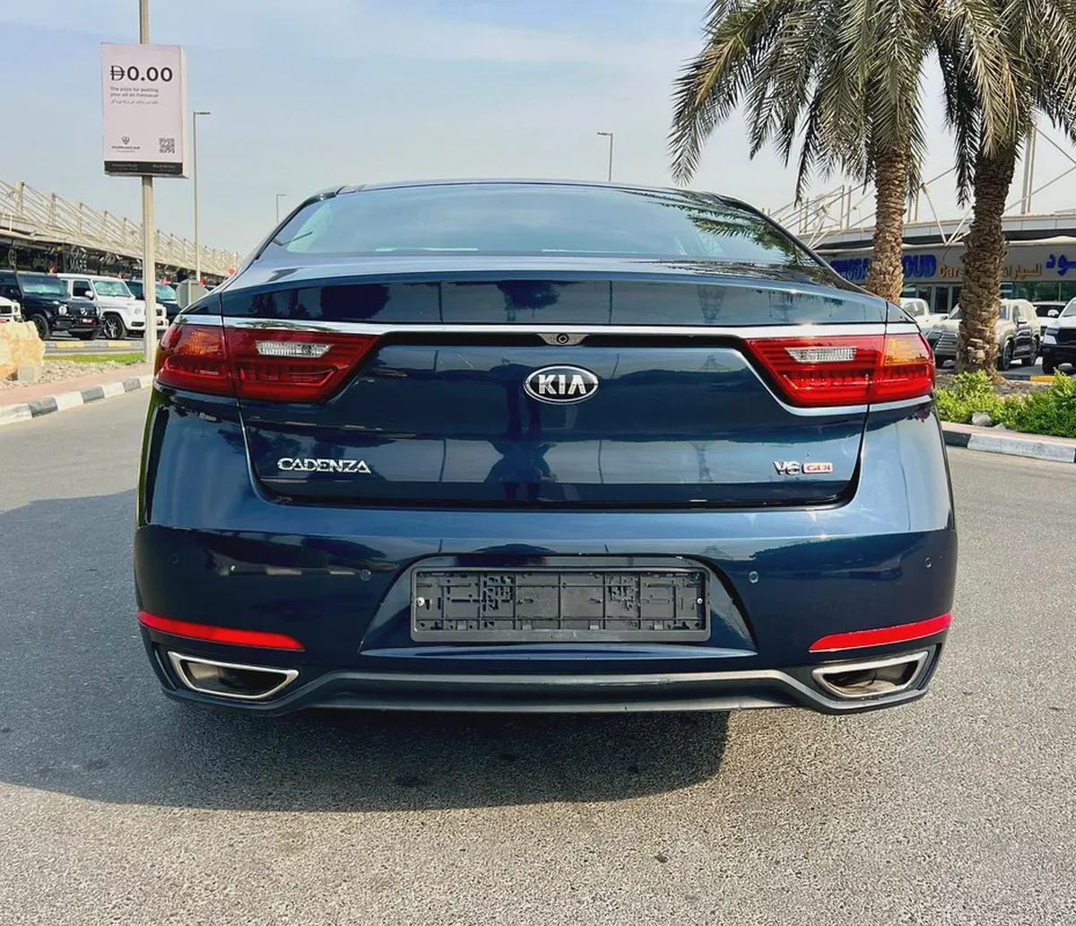 KIA CADENZA 2018 GCC SPEC FULL OPTION-7-7
