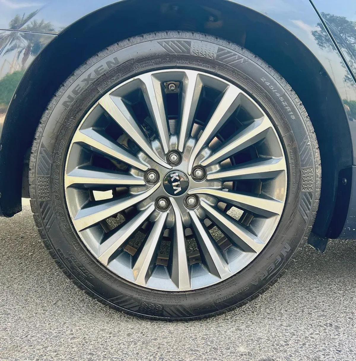 KIA CADENZA 2018 GCC SPEC FULL OPTION-8-8