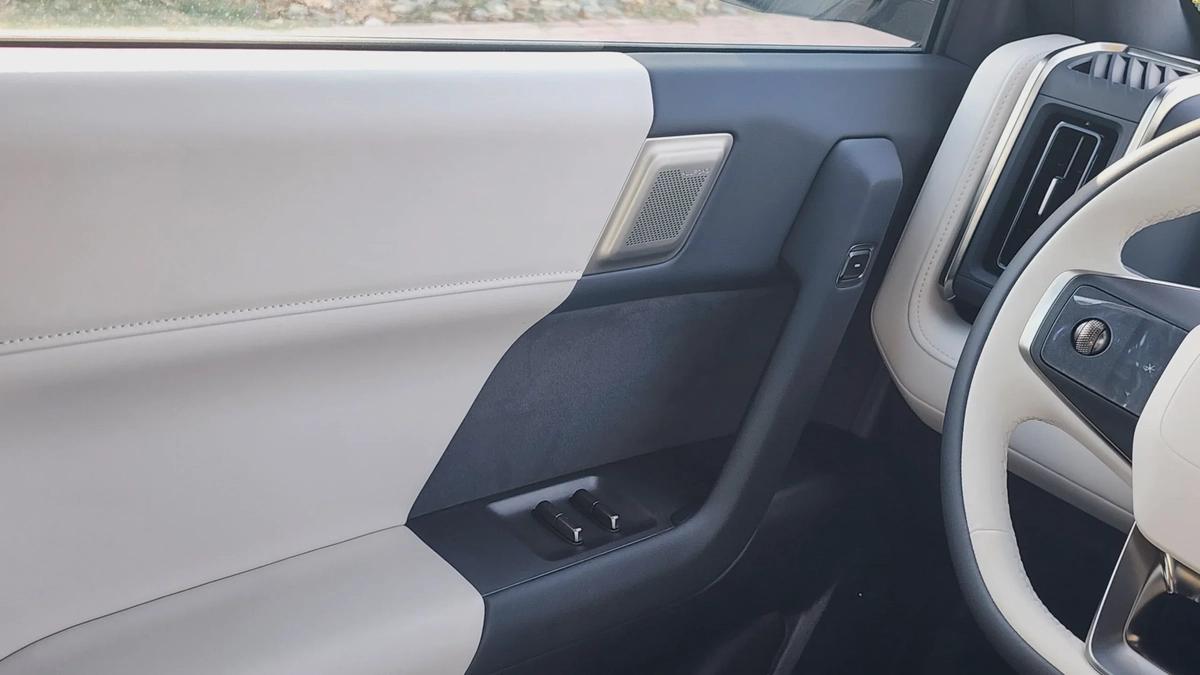 Chery iCAR 03T (Silver)-12-12