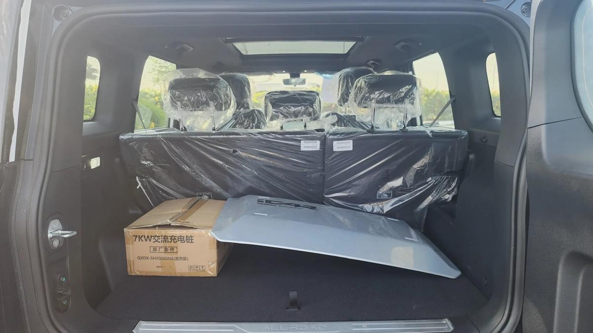 Chery iCAR 03T (Silver)-21-21