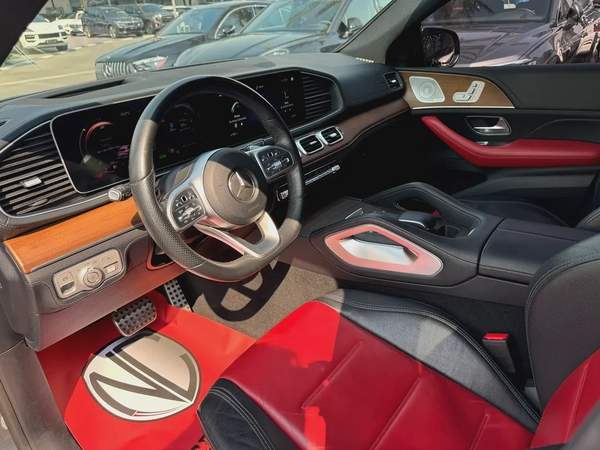 2021. GLE450.