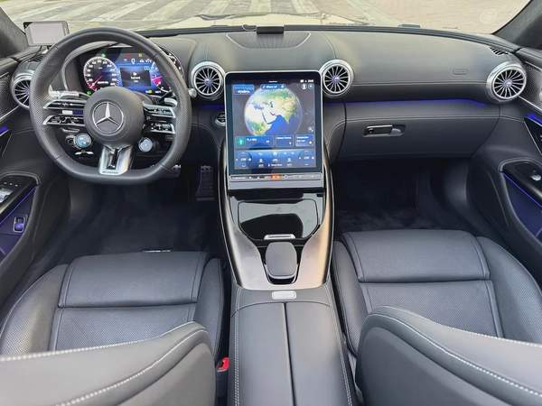 MERCEDES BENZ SL63 AMG MODEL 2023 (900KM ONLY)