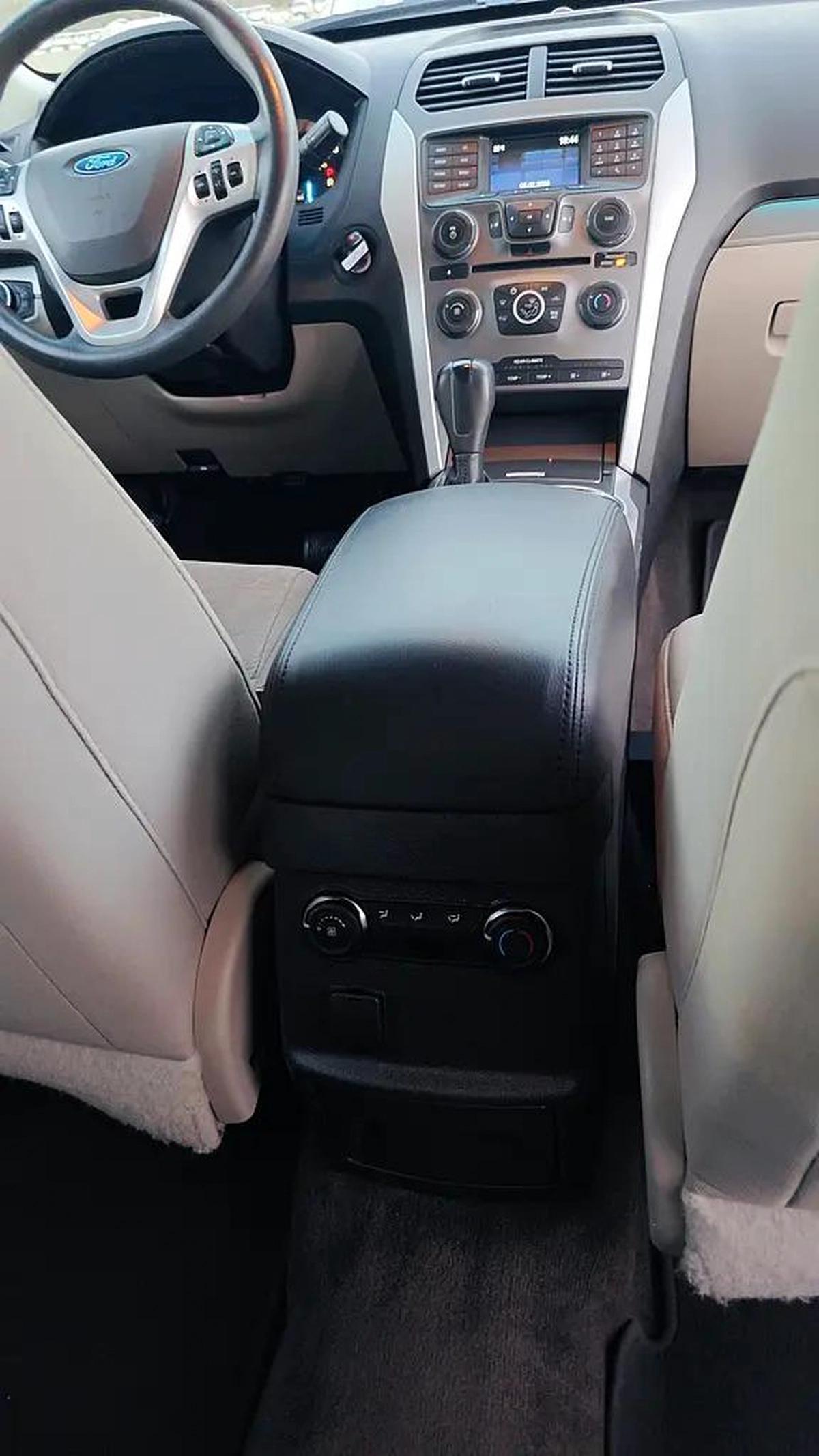 Ford Explorer Platinum 2014 - GCC Specs - Well Maintained-1-1
