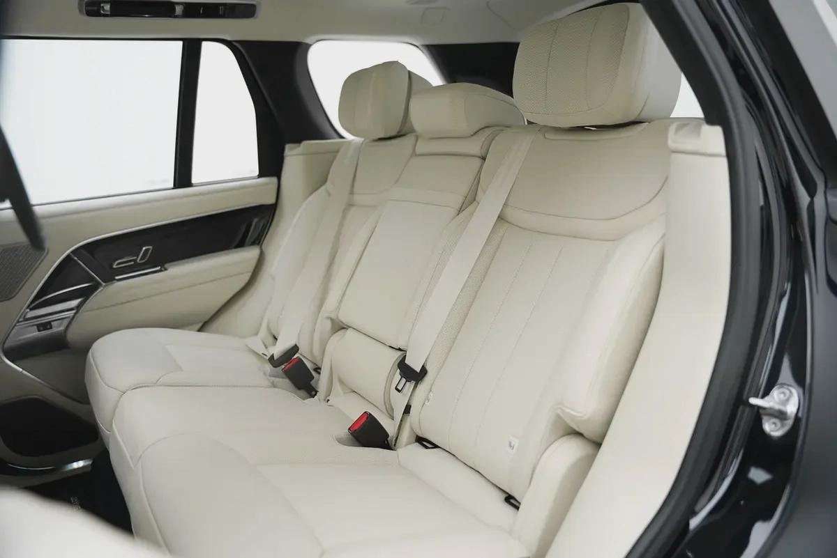 2025 RANGE ROVER P530 AUTOBIOGRAPHY WITH WARRANTY-10-10